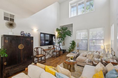 Tiny photo for 2009 Gossamer Avenue, Redwood Shores, CA 94065 (MLS # ML82025169)