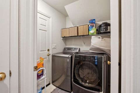 Tiny photo for 2009 Gossamer Avenue, Redwood Shores, CA 94065 (MLS # ML82025169)