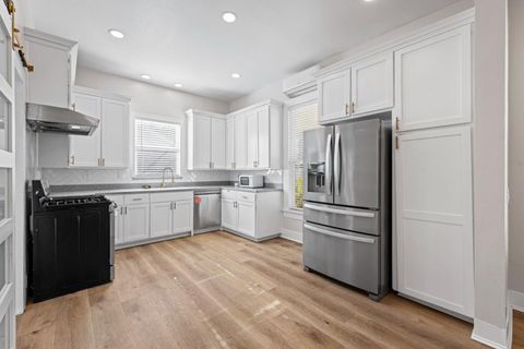 Tiny photo for 194 4th Street, Gilroy, CA 95020 (MLS # ML82034370)