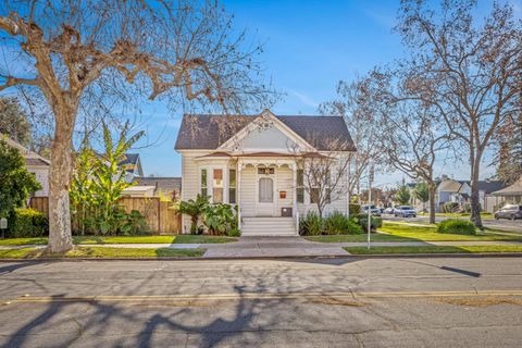 Tiny photo for 194 4th Street, Gilroy, CA 95020 (MLS # ML82034370)