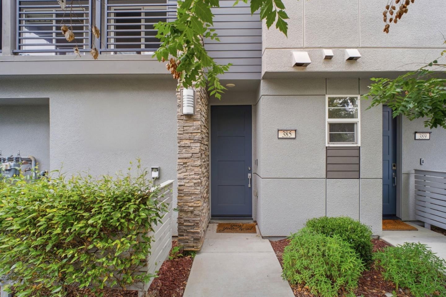 385 Line Street