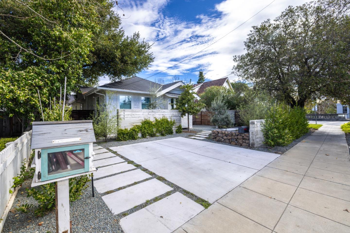 1111 Alma Street