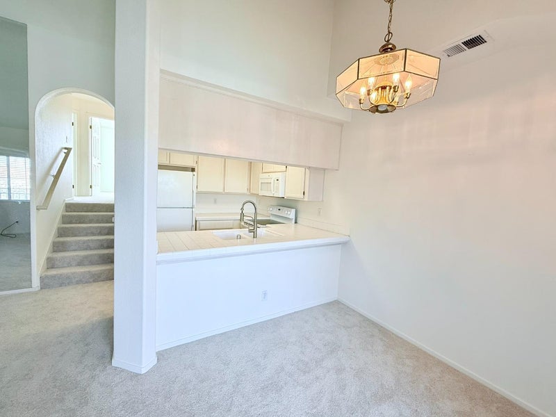 106 Sunnyhills Court