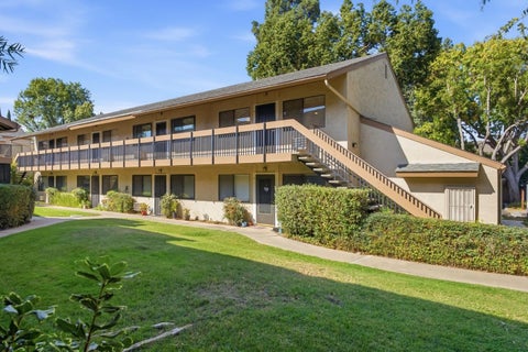 Photo of 185 Union Avenue #32, CAMPBELL, CA 95008 (MLS # ML82064625)