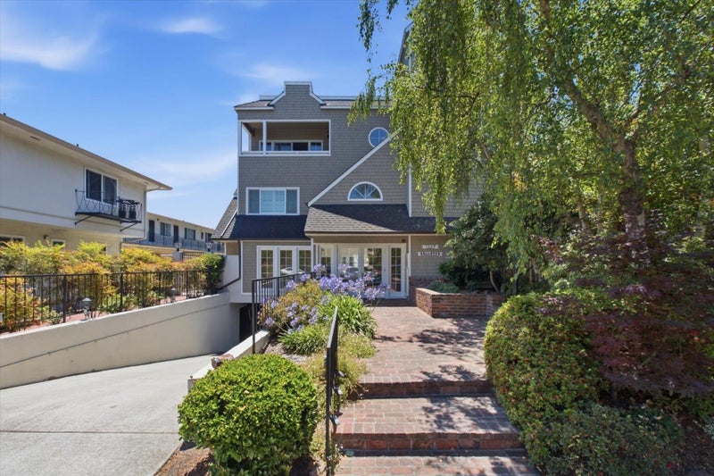 1233 Bellevue Avenue 9
