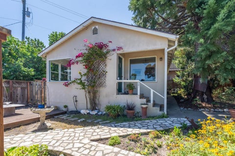 Photo of 247 Belden Street, MONTEREY, CA 93940 (MLS # ML82059737)