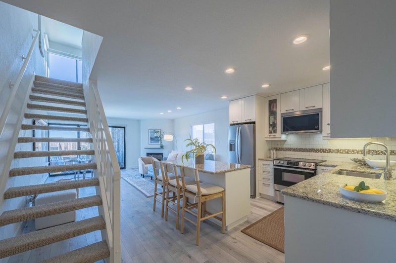 125 Surf Way 438