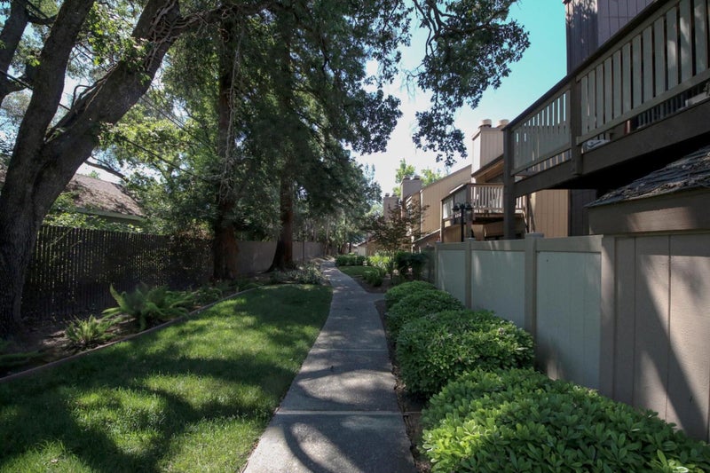 546 Woodside Oaks 6