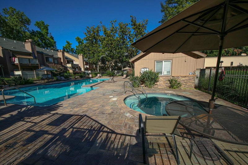 546 Woodside Oaks 6
