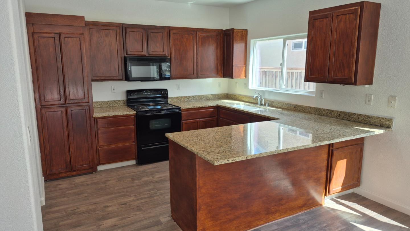 2913 Las Flores Circle
