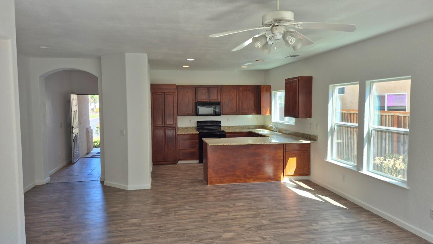 2913 Las Flores Circle
