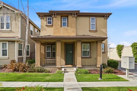 Tiny photo for 257 Rayos Del Sol Drive, San Jose, CA 95116 (MLS # ML82036884)