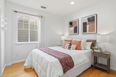 Tiny photo for 257 Rayos Del Sol Drive, San Jose, CA 95116 (MLS # ML82036884)