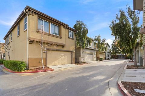 Tiny photo for 257 Rayos Del Sol Drive, San Jose, CA 95116 (MLS # ML82036884)