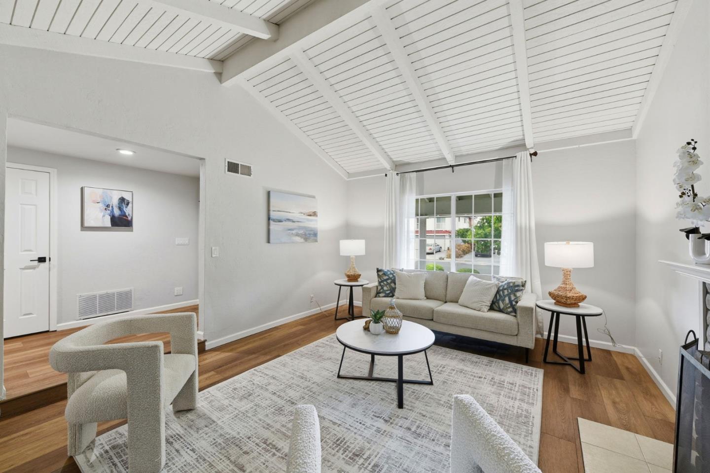 354 Los Pinos Way