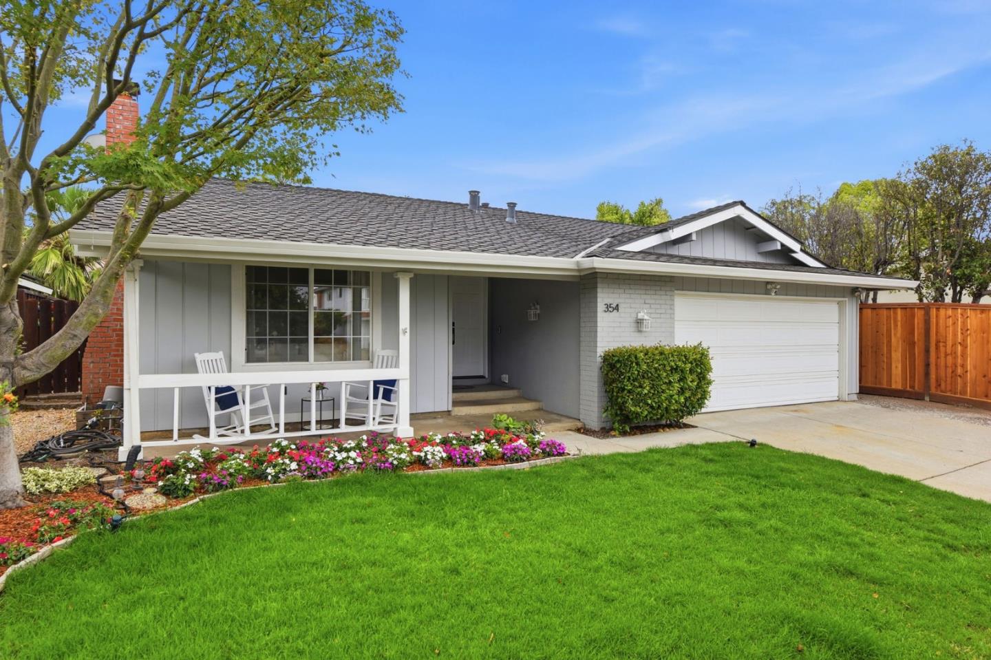 354 Los Pinos Way