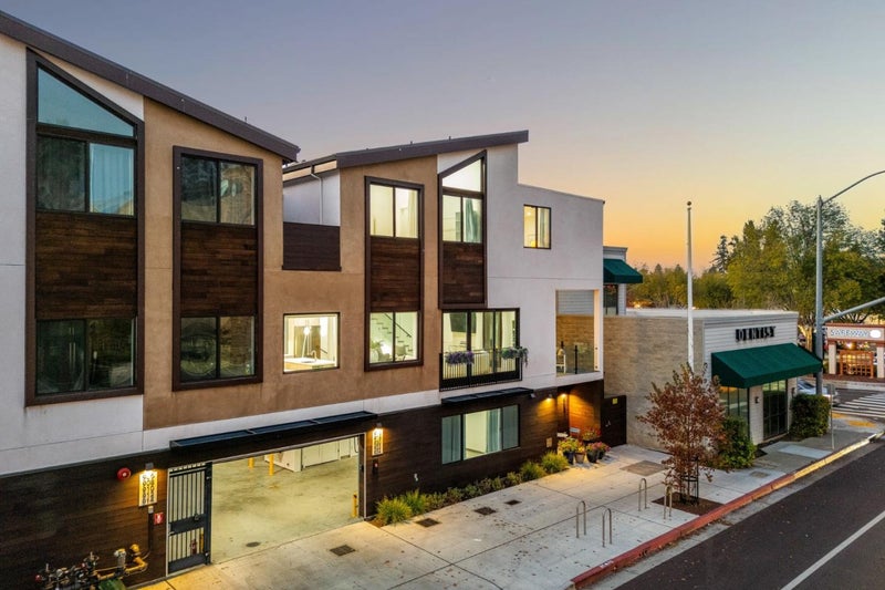 920 Woodside Road