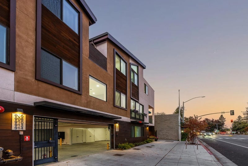 920 Woodside Road