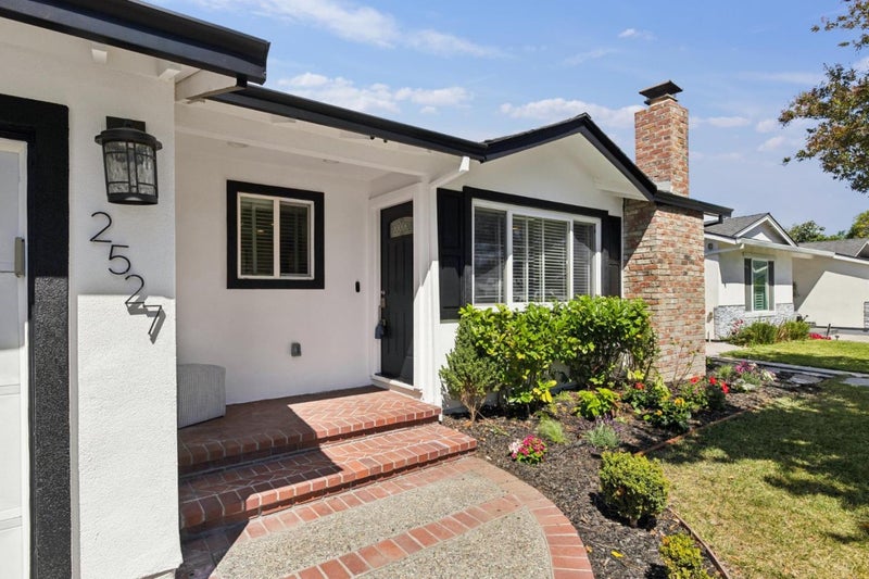 2527 Malone Place
