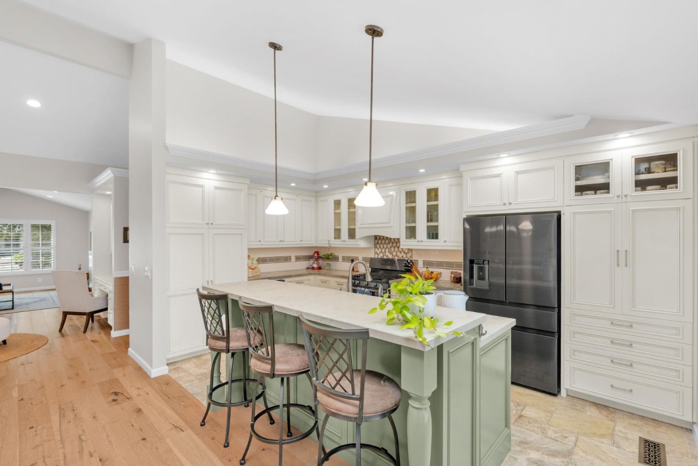 3900 Thousand Oaks Drive