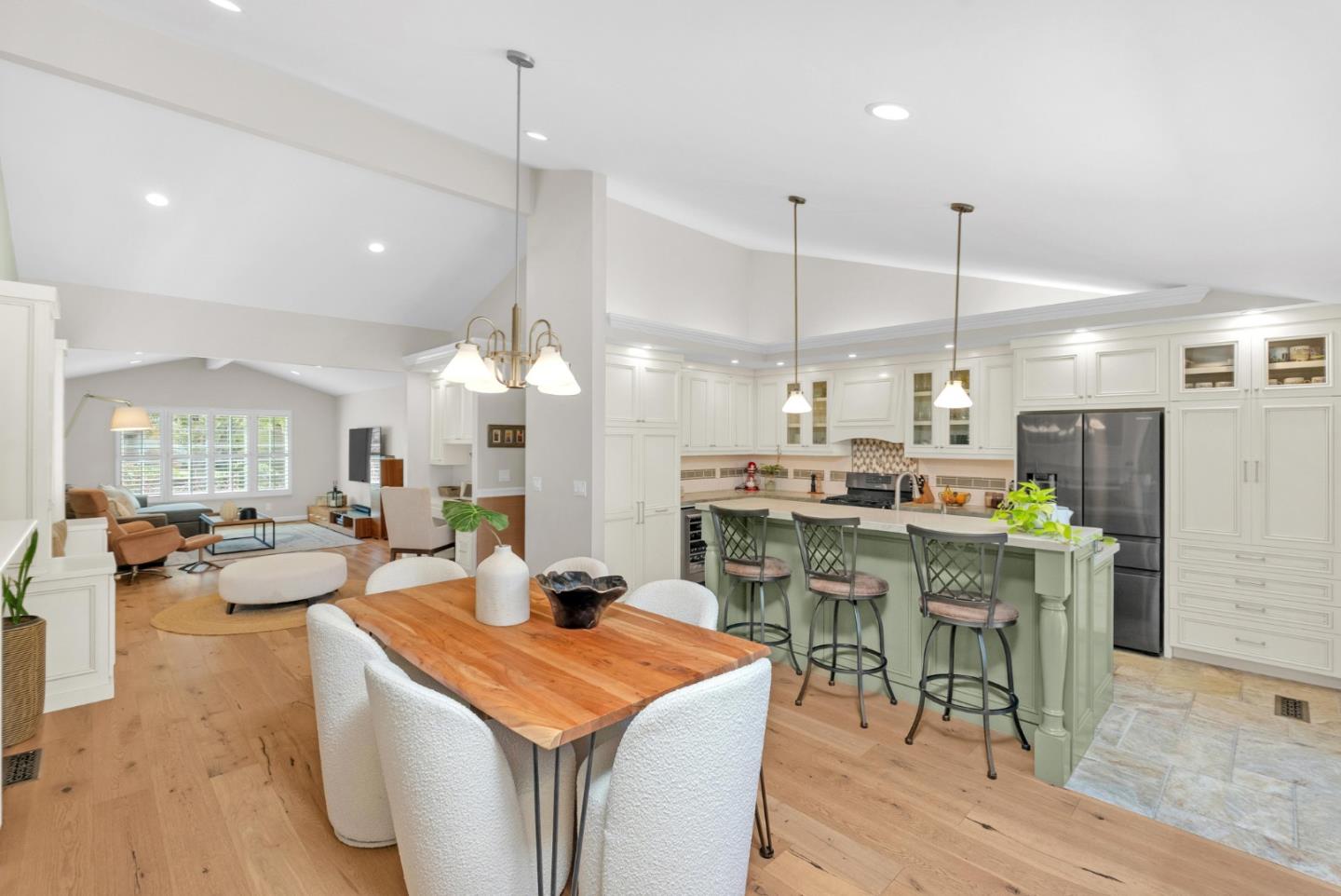 3900 Thousand Oaks Drive