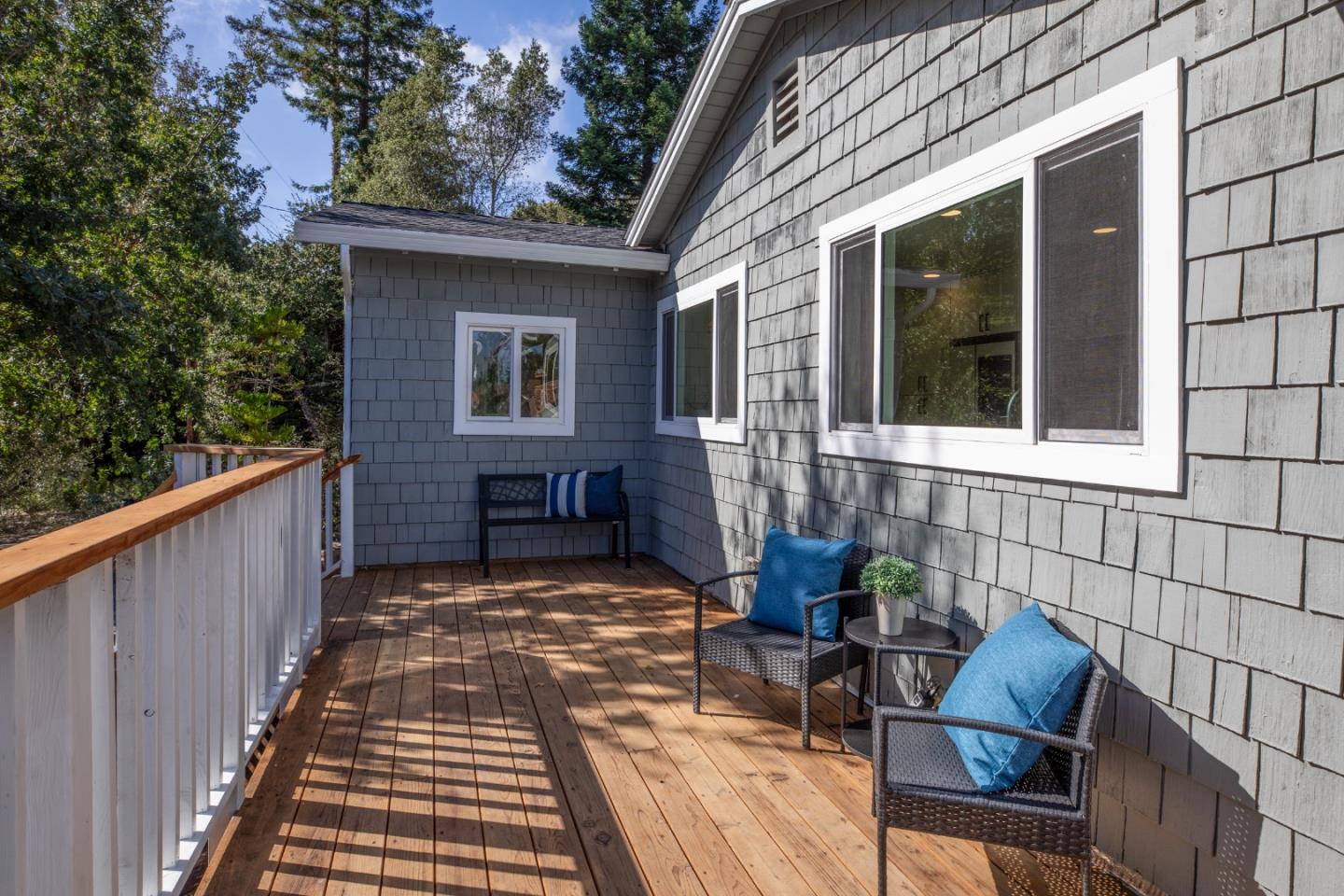 220 Canyon Drive