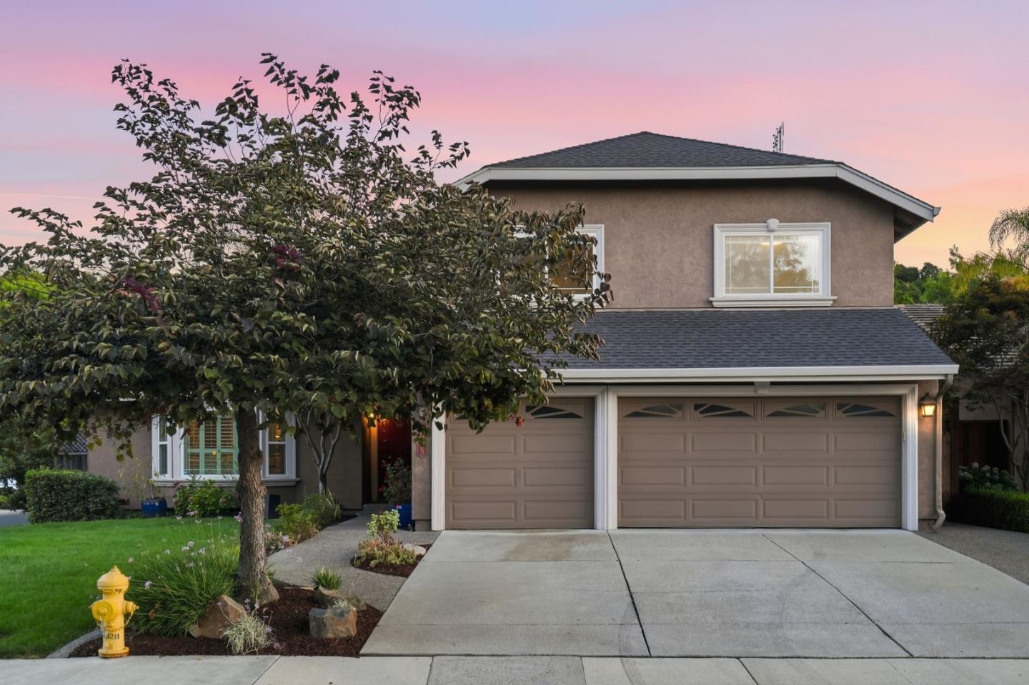 6585 Rolling Oaks Drive