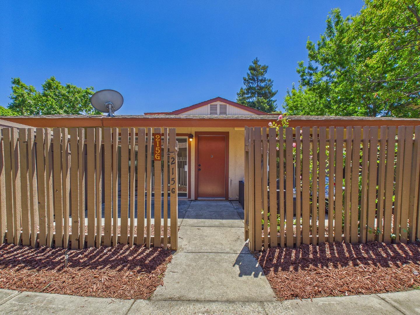 215 Red Oak Drive G