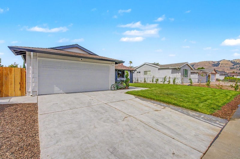 2945 Castleton Drive