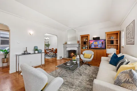 132 School Street, Daly City, CA 94014 - #: ML82039590