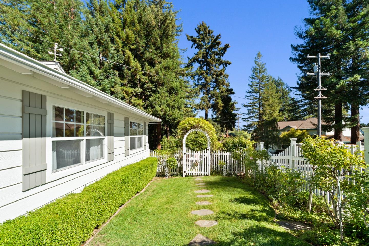 560 Hacienda Drive