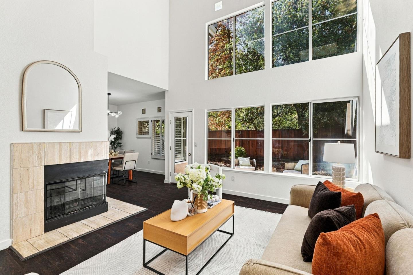 6214 Lakeview Circle