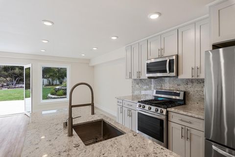 Tiny photo for 1530 Lakeview Dr #B, HILLSBOROUGH, CA 94010 (MLS # ML82028335)