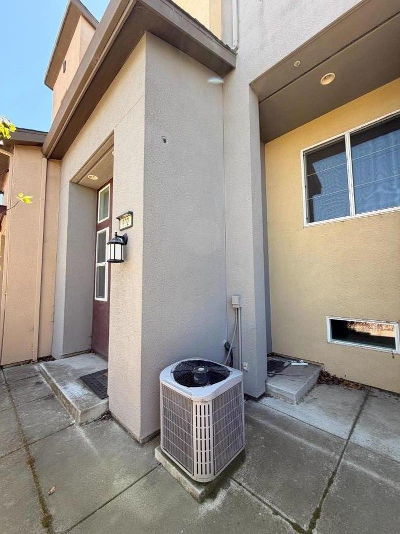 902 Lake Street