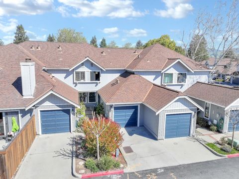 Photo of 17106 Creekside Circle, Morgan Hill, CA 95037 (MLS # ML82037218)