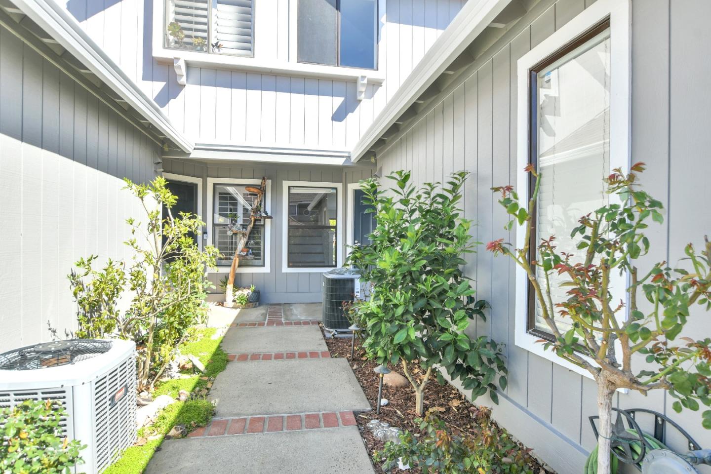 17106 Creekside Circle