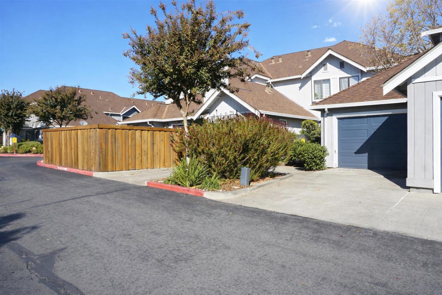 17106 Creekside Circle