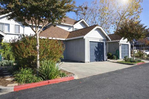 Photo of 17106 Creekside Circle, Morgan Hill, CA 95037 (MLS # ML82037218)