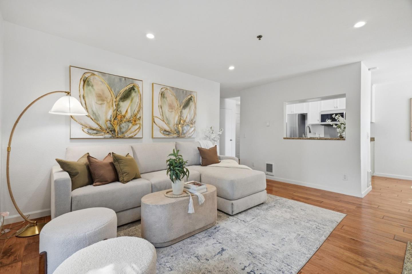 661 Royston Lane