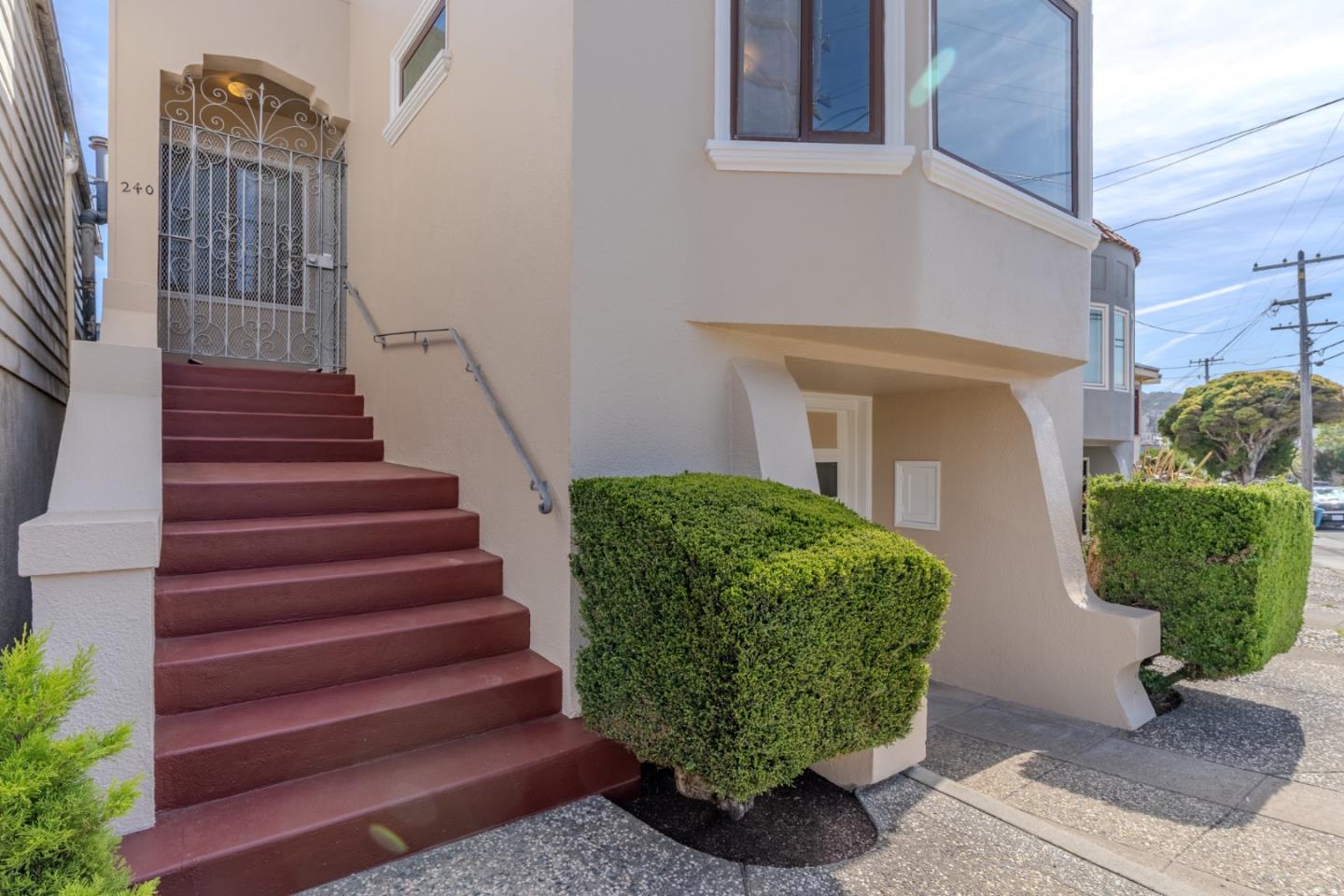 240 Santa Rosa Avenue