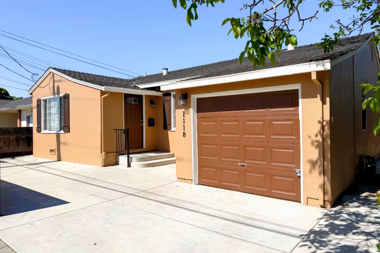 1118 Victoria Avenue
