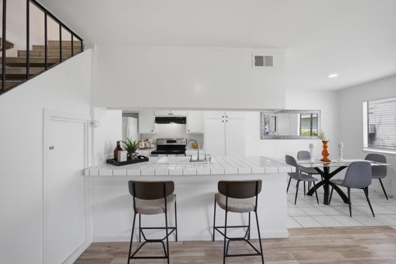 811 North Capitol Avenue 3