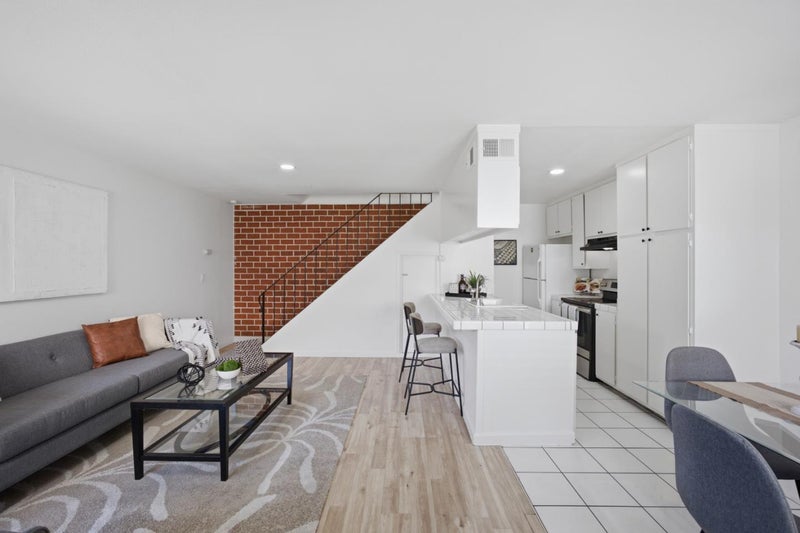 811 North Capitol Avenue 3