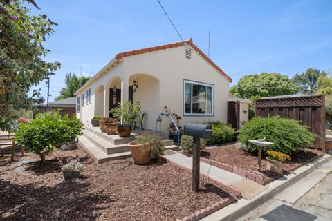 Photo of 935 Di Giulio Court, Santa Clara, CA 95050 (MLS # ML82046304)