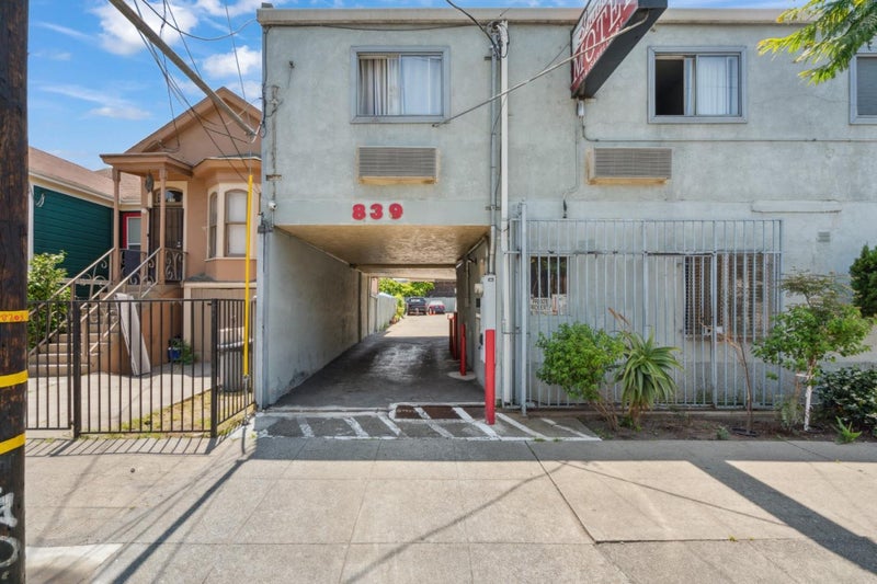 839 Isabella Street