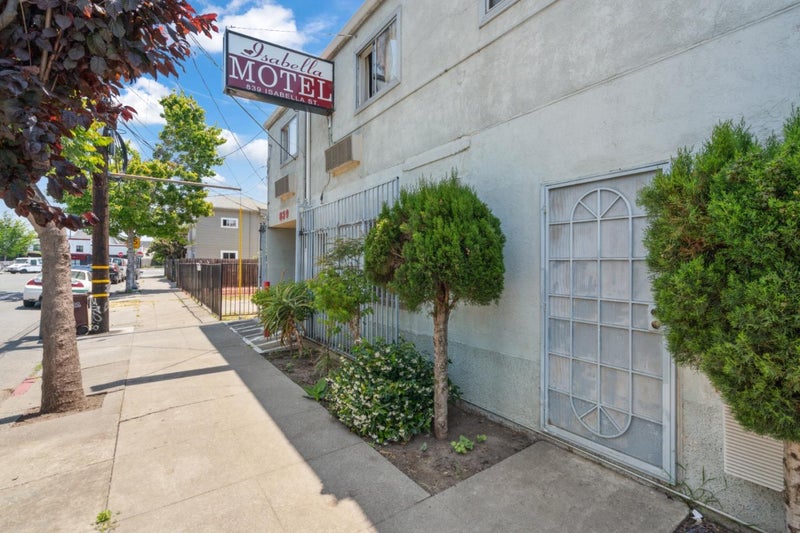 839 Isabella Street