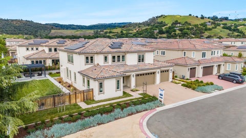 Featured picture for the property ML82003412