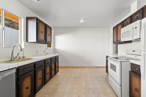 Tiny photo for 15 Work Avenue, Monterey, CA 93940 (MLS # ML82028374)