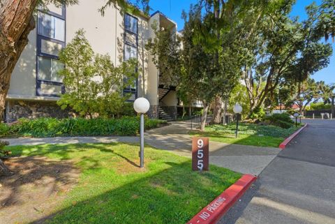 Tiny photo for 955 Shorepoint Court #200, ALAMEDA, CA 94501 (MLS # ML82025739)