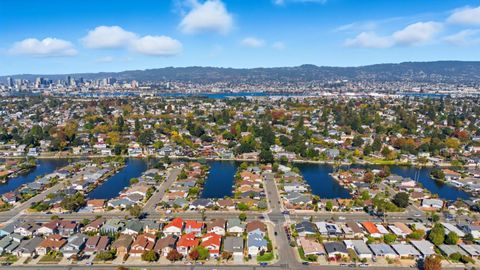 Tiny photo for 955 Shorepoint Court #200, ALAMEDA, CA 94501 (MLS # ML82025739)